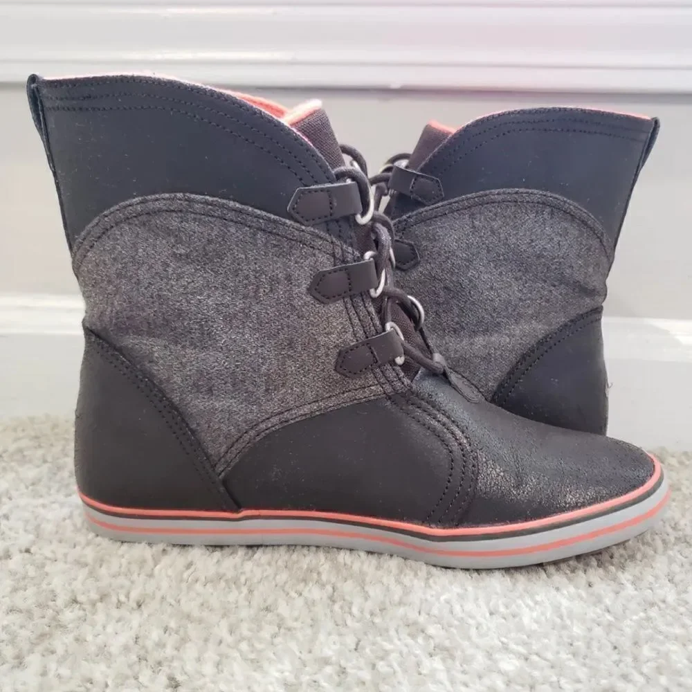 NIKE Carico Mid-calve Leather Dark Brown Cinder Boots Shoes - Womens Size 5.5